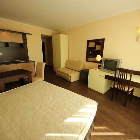 Menada Apartments In Grand Hotel Свети Влас Стая снимка