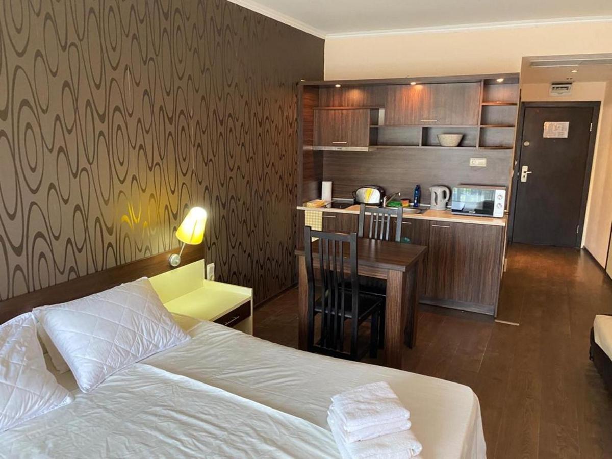 Menada Apartments In Grand Hotel Свети Влас Екстериор снимка