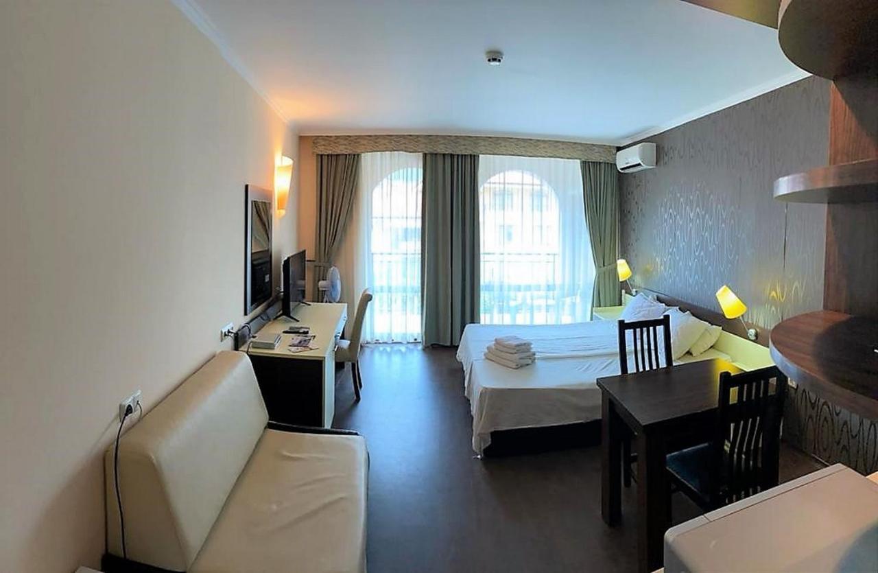Menada Apartments In Grand Hotel Свети Влас Екстериор снимка