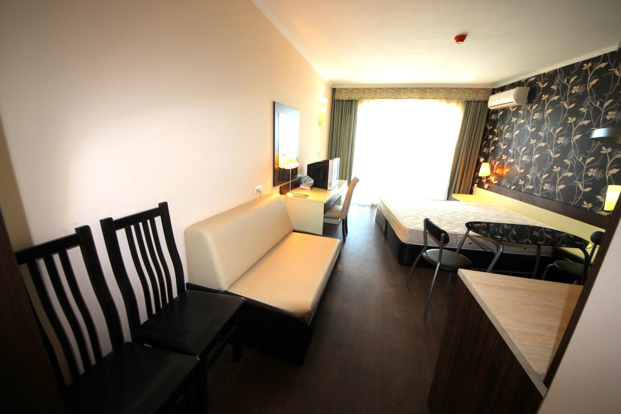 Menada Apartments In Grand Hotel Свети Влас Стая снимка